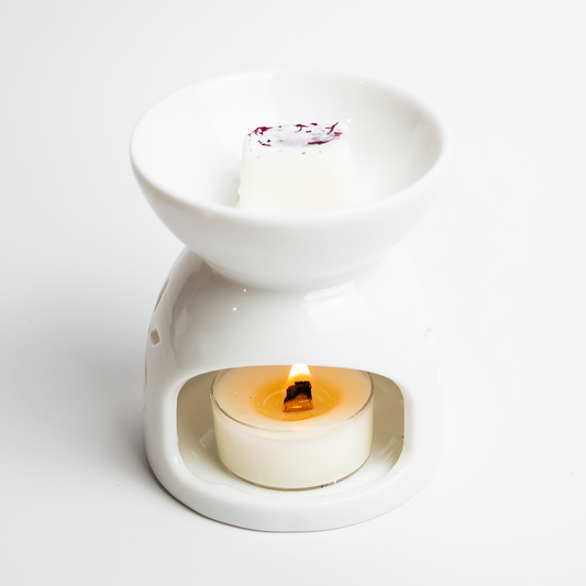 Scented bougie brûle-parfum blanc avec des motifs de fleurs en céramique pour fondants parfumées